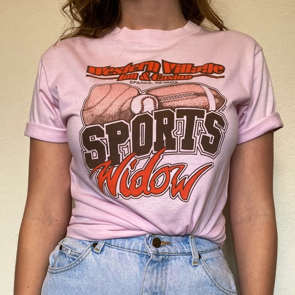 1987 Vintage Pink Reno Casino Souvenir T-Shirt - Picture 2 of 7